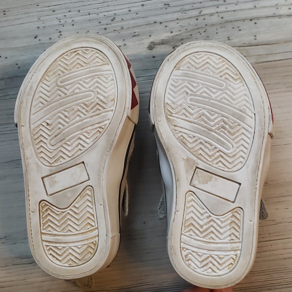 Shoes - Picture 3 of 4